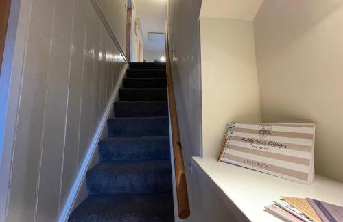 Muddy Paws Cottages - The Nook - Photo 33