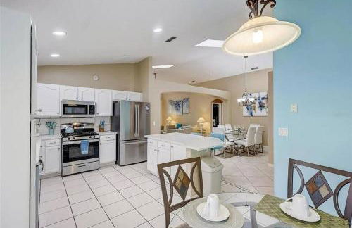 Disney 5 Bed Villa with free Private Pool, Hot Tub, Games in Solana Resort! - Foto 10