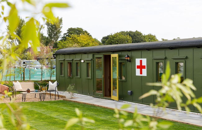 Beautifully Restored WW2 Carriage - Sleeps 6 - Foto 1