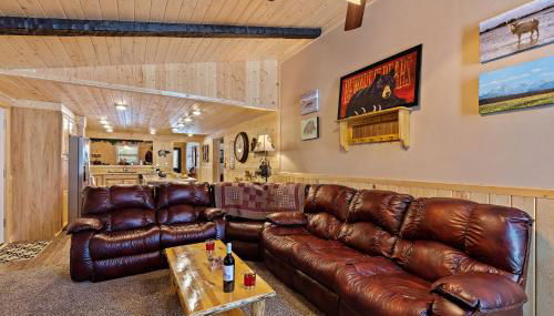 Huckleberry Hollow by KABINO Hot Tub FirePit PS2 Satellite Grill WiFi Golf Course - Foto 2