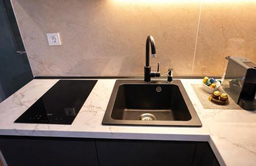 Bellamy - Elegant cozy studio with King bed, Netflix and free Parking - Foto 18