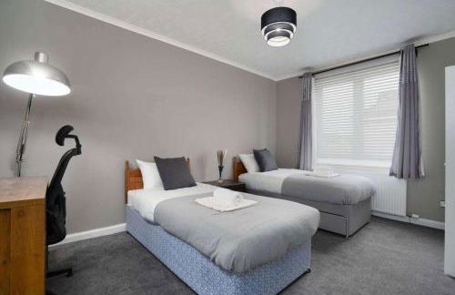 2-Bed Flat Wishaw Free Parking Family-Friendly - Foto 26