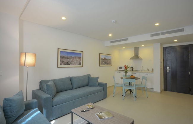 Maia Hotel Suites - Photo 21