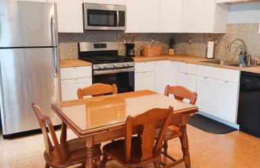 Huge 2 Bedroom House in the Heart of Northside! - Foto 18