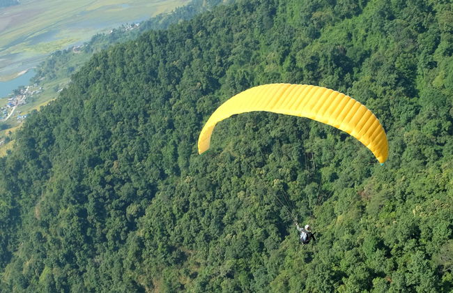Vuelo en parapente por Pokhara - Foto 1