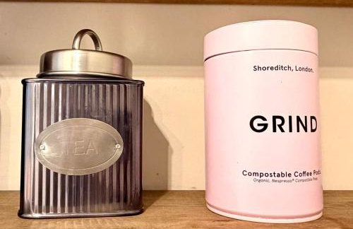 Newly refurbished 2 BR Apartment in South London - Photo 41