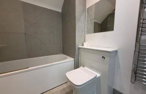 Egham Modern Two Bedroom Apartment - Foto 7