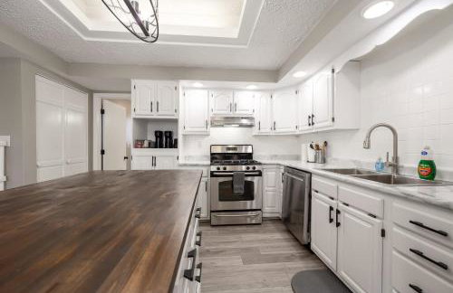 Spacious Duplex Home in Downtown Indy-Family Friendly - Foto 18