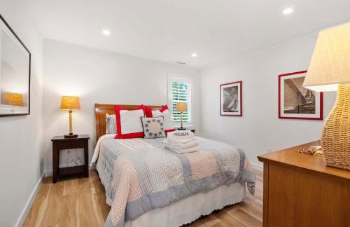 Sprawling Home 1 Mi to Downtown - Foto 39