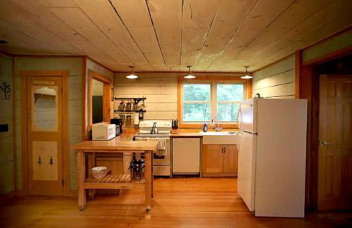 Lakefront Cabin Getaway near Adirondack Mountains in Salisbury, New York - Foto 8