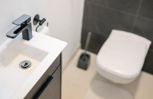 Lopezan home and living - Photo 2