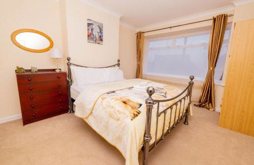 3 Bed - Sleeps 4 - Free Parking - Private Garden - Photo 12