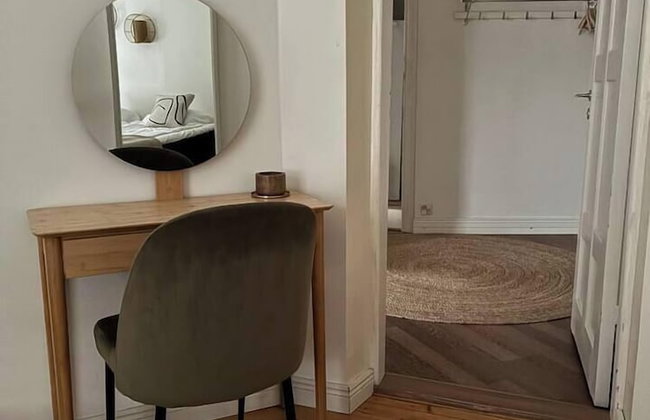 2ndhomes Charming 2BR Home w Balcony - Foto 28