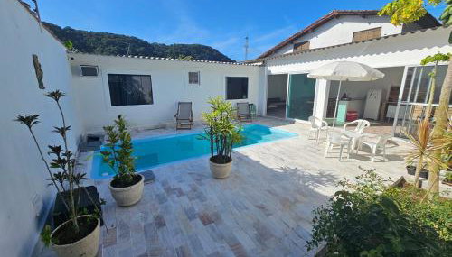 Linda casa em Guaiúba, Guarujá, 2 suites e piscina - Foto 3