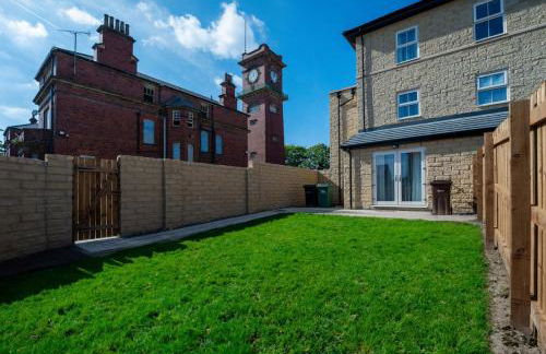 Large 4BR House Leeds, Contractor Friendly - Photo 31