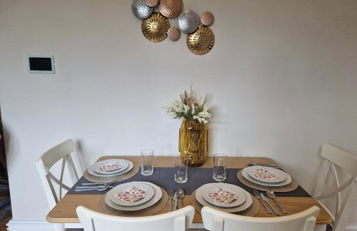 2 Bedroom Lux Apartment in Hendon- New Build - Photo 11