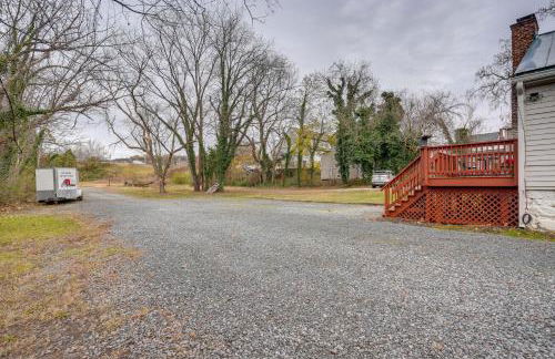Walk to Beach Historical Fredericksburg Home - Foto 20