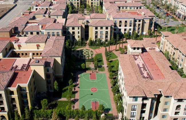 Global Luxury Suites at The Village - Photo 48