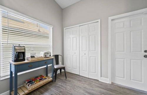 Retreat with Heated Pool in a Serene Community - Foto 5