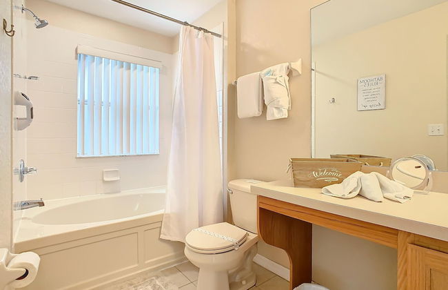 Family Getaway 4BR Townhome by Old Town - Foto 29