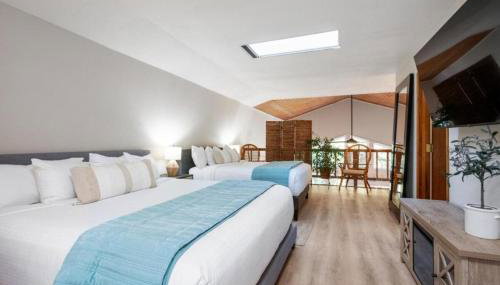 Forest Home with Deck, EV Station, King Beds - Foto 3