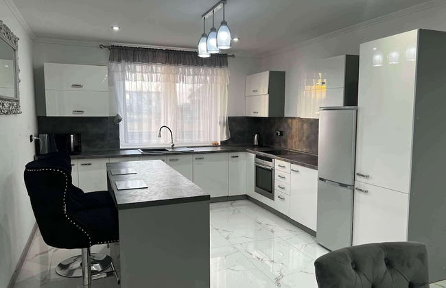 4-bed Villa Retreat - Bbq, Garden & Stunning Views - Foto 5