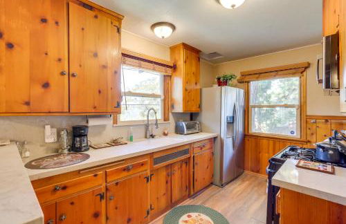 Crestline Cabin Close to Lake Arrowhead and Skiing - Foto 11