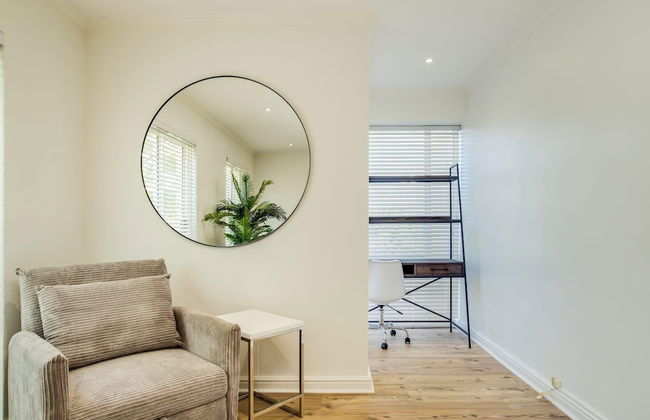 Contemporary Apartment Close to the Radisson Majolica - Photo 22