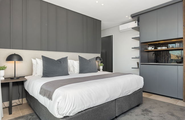 One Calais Luxury Apartments - Photo 62