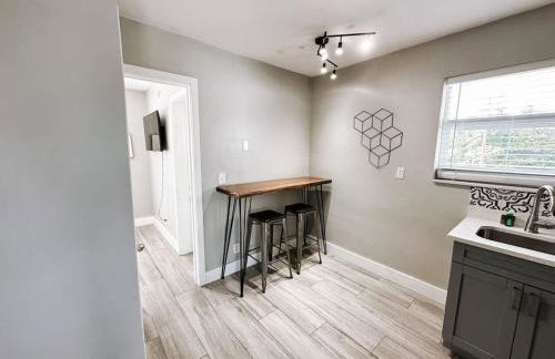 Rustic Retreats Cozy 1BR for 4 guests minutes from Las Olas - Foto 12