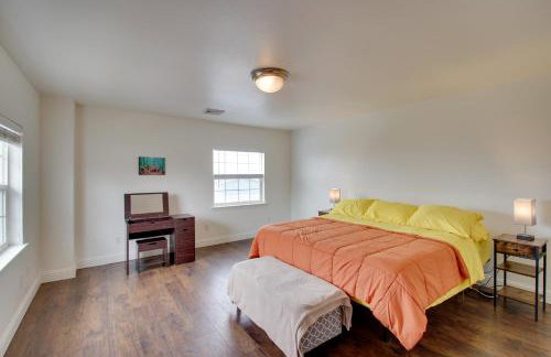 Crescent City Home with Hot Tub Half-Block to Beach - Foto 14