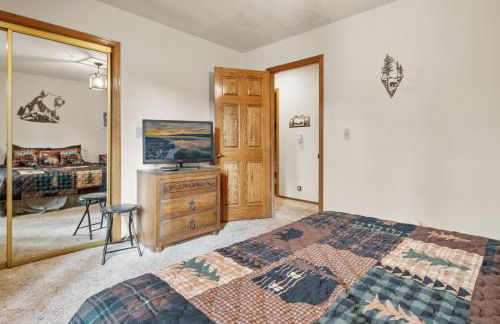 North Shore Lakefront - Spacious Lakefront with Hot Tub, & Game Room - Foto 8