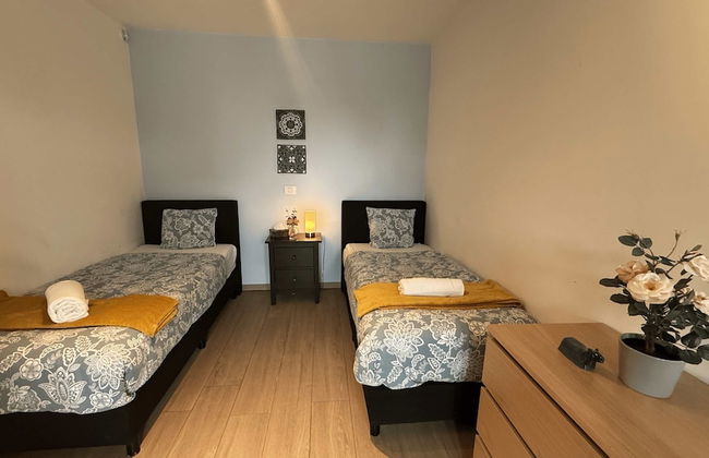 Spacious 3BR 2/5 BA Near Diamond District by Oneluxstay - Foto 30