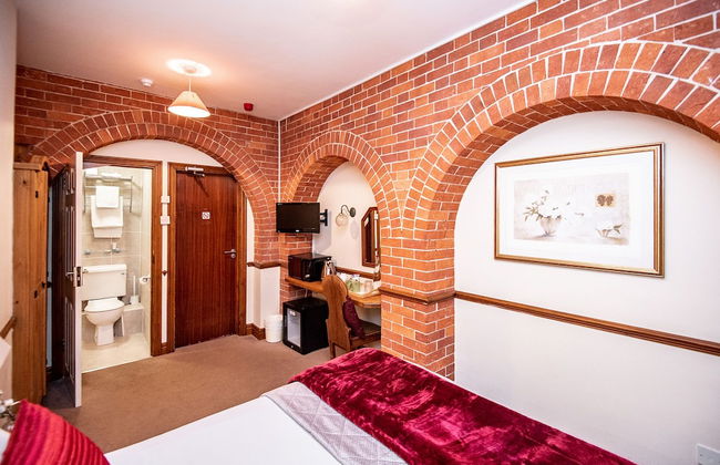 Trivelles Waterhall Country Hotel - Gatwick - Photo 26