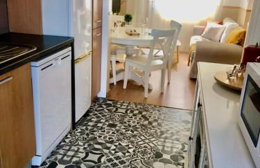 City Break-Quiet House with Private Patio - Foto 5