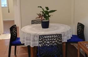 Apê Retrô com Wi-Fi e Vaga - 350 m da Praia da Enseada - Foto 9