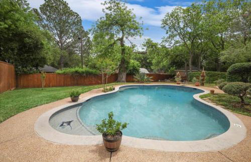 Highland Village - 4BR w Backyard Pool Oasis - Foto 43