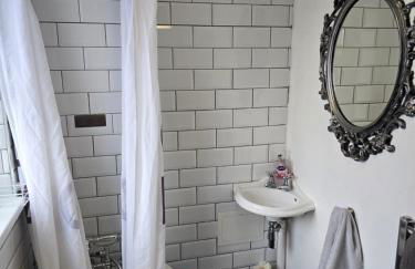 Little Dorrit Studio flat Rochester ME1 1XZ - Photo 3