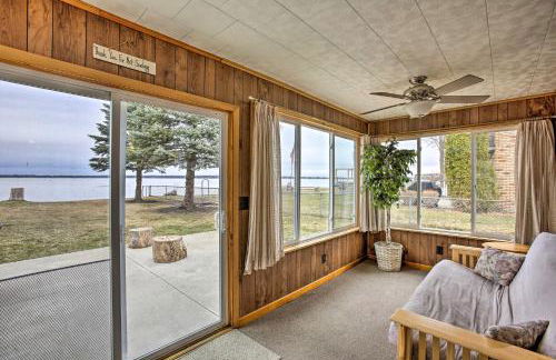 Peaceful Lakefront Houghton Lake Property with Patio - Foto 2