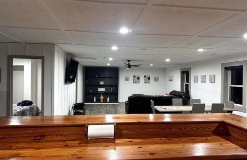 Peaceful Lake House - Photo 27