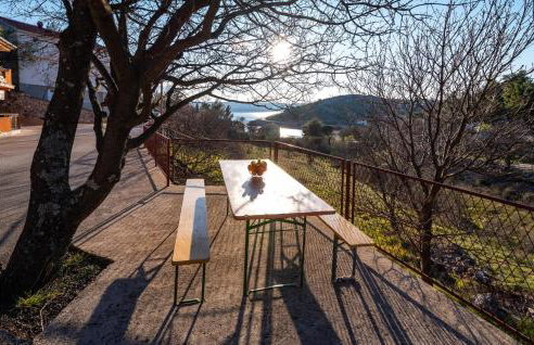 2 Bedroom Amazing Apartment In Modric - Photo 3