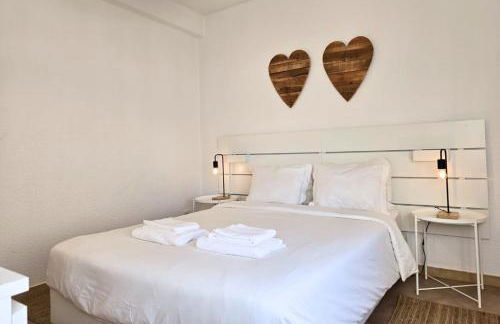 Beach House on Faro Island with a Dreamy Terrace and 7 Beds for the Perfect Escape - Foto 16