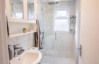 Cozy 2 Bed Flat in Town Centre - Foto 11