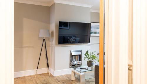 Comfortable 5-Bedroom House in Cheltenham - Foto 4