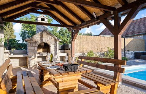 Gorgeous Home In Drinovci With Wifi - Foto 8