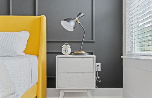 Mins to the Beach/King Beds/Arcade-Snowbird Deals! - Foto 2