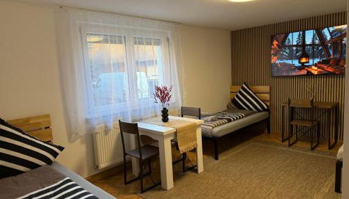 ARCOS Apartment - Geräumige 3-Zimmer-Wohnung mit 8 Einzelbetten - Perfekt für Familien, Gruppen oder Monteure - Foto 4