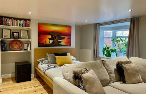 Gorgeous 4 bedroom Townhouse - Photo 11