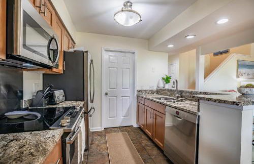 New Listing! Water Views with Short Walk to Dataw Clubhouse and Pool - Sleeps 6 - Foto 15