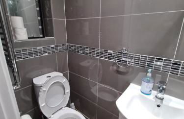 Cheerful 4/5 bed house - Heathrow - Foto 9